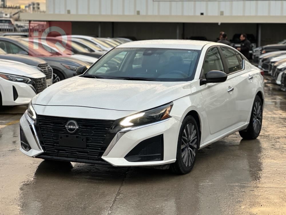 نيسان ألتيما